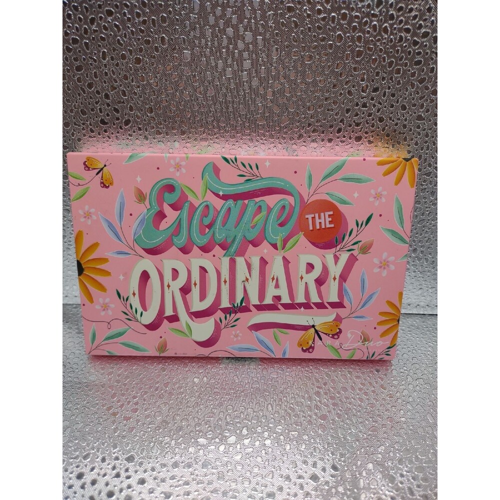 Kara Beauty Escape The Ordinary Palette